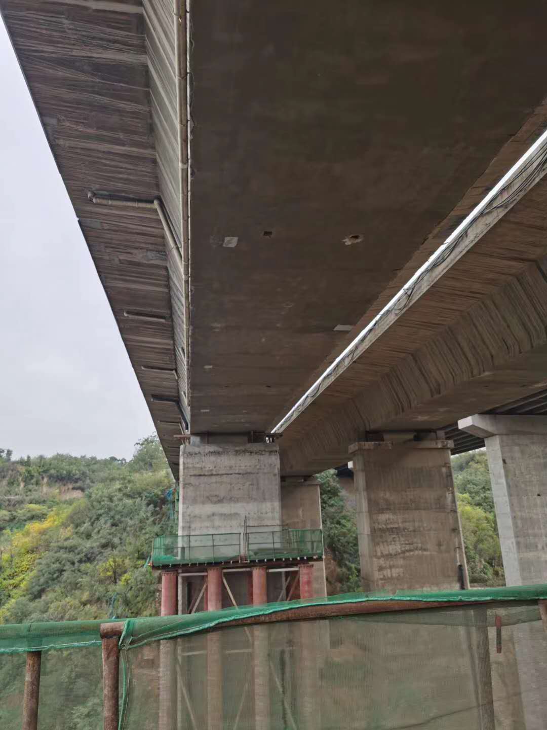 西岗桥梁加固前制定可行设计方案图并用对施工方法